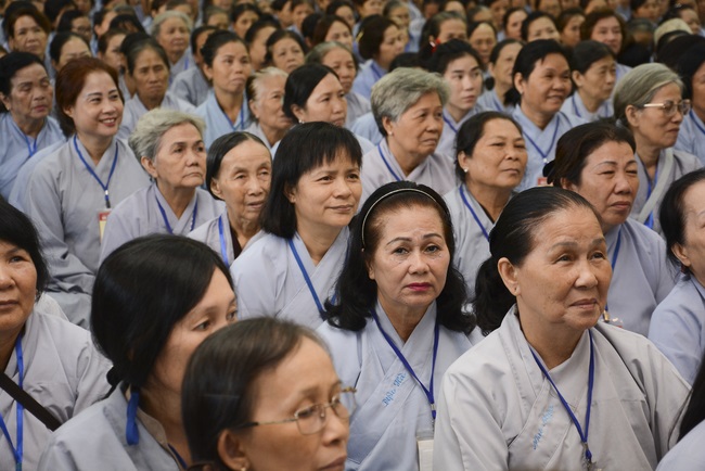 “HOW TO TAKE THE RIGHT PRAYING IN BUDDHISM” Dharma Talk in the 89th Seven-Day Retreat
